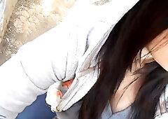 Amateur Asian Girl Gives Public Blowjob in Park