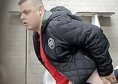 Espiando pelo buraco da fechadura - Parte 2 (repost)