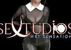 Unemployed Mexican beauty accedes to anything in the interview for cash