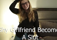 Amateur brunette double toying on webcam