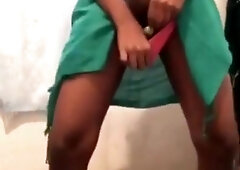 Sri Lankan In Girl Banana Fun Part 1මෝල් උනාම කෙසෙල් ගෙඩියත් හොදයි