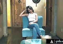 Girlsway - Chanel Camryn has romantic porn with pretty Scarlett Alexis on piano - spanish subtitles