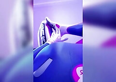 I know how to give fine massages with my feet~