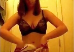 Amateur Brunette in Bikini on Webcam