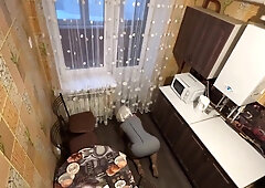 Mother I'd Like To Fuck with a large butt wanted to clean the floor but got anal sex