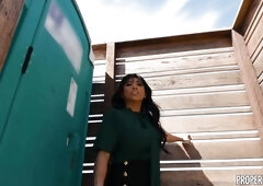 Ebony Babe Agreed To Come To My Property To Enjoy Her Leisure Time