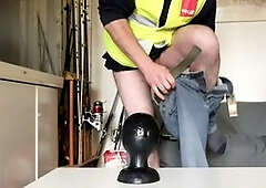 Inexperienced dude takes on extreme gape with massive insertions