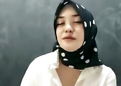 Tamte Hijab Cantik Live Bar Bar