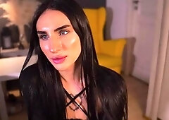 Amateur Babe in Glasses jerks cock for facial