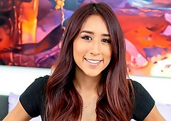 Webcam solo show featuring naked Vanessa Vox and her toys