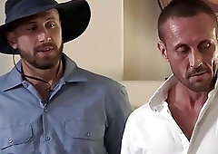 Delivery guy spots dude kissing stepdad and joins in