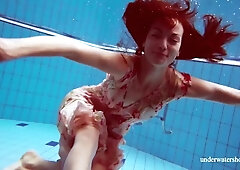 Underwater Show featuring wooer's red head smut