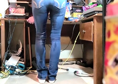I Peed In My Skin Tight Hollister Jeans With My Pink And White Pumas :3