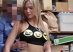 Blonde suspect fucks officer to get free