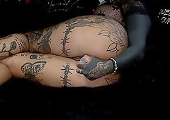 Big booty inked Latina MILF dildoing herself