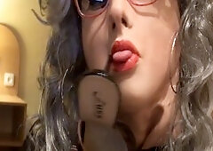 Teasing_high_heels_mules_pantyhose_cum