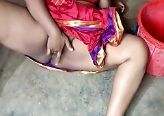 Indian Maid Sruti Ghar Ka Kam Karte Karte Muli Se Fucking Kiya With Big Naturals