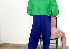 Luigi screws the princess during the time that Mario fights Bowser