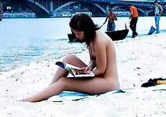 Some of the most gorgeous nudist teens out at the beach