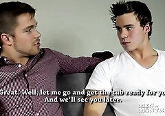 A Young Stud With Suds In A Tub! - Bro Network