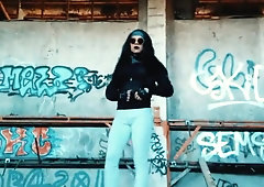 WilmaCD ambling around in public