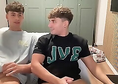 young copule suck dick, balls jerk off, feet on cam