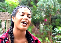 Sarai Minx & Maya Farrell's weekend trip ends with lesbian scissoring