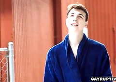 Gonzo, piercing, smooching