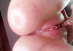 See Me Bang My Butt on Live Stream