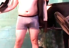 Jesus en boxer jalandose el pene avienta semen capitulo 8