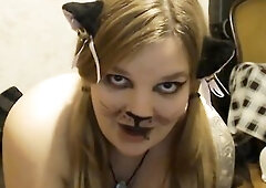 une nekomimi suce ta bite