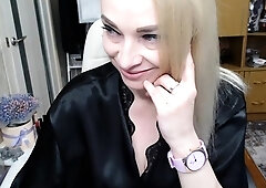 Amateur blonde does solo dildo tease on webcam