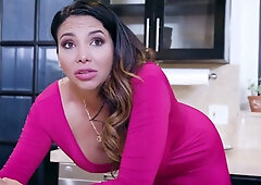 Missy Martinez温柔地主导另一位女性,通过深情的爱抚带来高潮