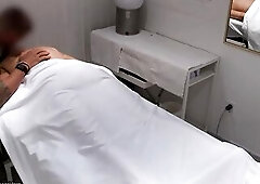 Super hot brunette hair wife visits MassageViper for a worthwhile time (and a pleased ending). This babe got her booty oiled up, put it in the air, an