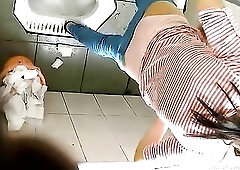 chinese girls go to the toilet