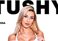 Blondie Azul Hermosa gets her butthole blasted