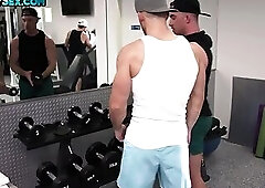 Str8 hunk seduced into analplay and bareback sex in gym