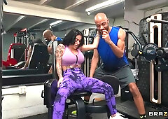 A Not So Sneaky Public Gym Bang During Workout feat. Dwayne Foxxx and The Official Egypt