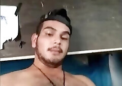 Rico Mexicano se masturba en taller