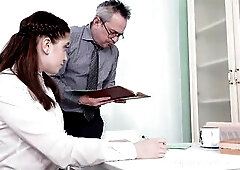 Experienced chap suggests his new student a way to earn free of charge supplementary lessons