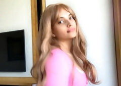 Cute amateur webcam teen girl toying pussy on webcam