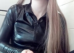 Close up pussy orgasm for toying hottie