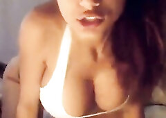 Big Boobed Arab Girlfriend Twerking