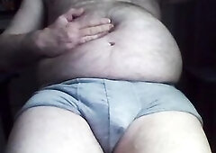 pregman with contraction on the chair during the time that smokin'