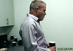 Dale leads Calvin to an amazing buttfuck 3some