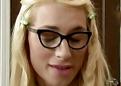 Your clit is just a size of your mother s Holly Parker