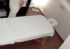 Massage and small talk leads to gay fuck