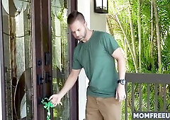 Fortunate Breasty Leprechaun Lady Is Up For Being Freeused