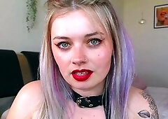 Webcam busty blonde stripped covered by oil anal masturbate