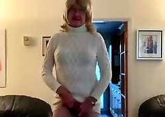 Kazzie in the lounge